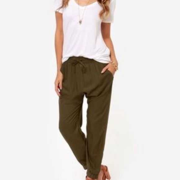 H&M Pants - H&M DIVIDED Olive Jogger Pants size 6